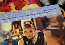 50 Desayuno con citas de Tiffany de la comedia romántica alegre