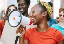 60 citas de protesta y activismo para inspirarte a la acción