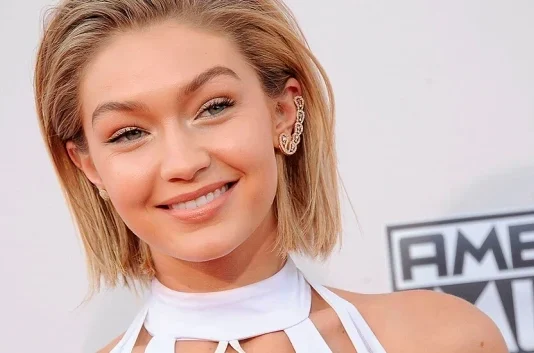 Corte de pelo Bob-Carre (pelo corto y mediano) con hermosos ejemplos, foto y descripción